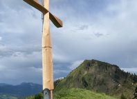 Neues Gipfelkreuz auf dem Tristenkopf – Einweihung SO. 15.06